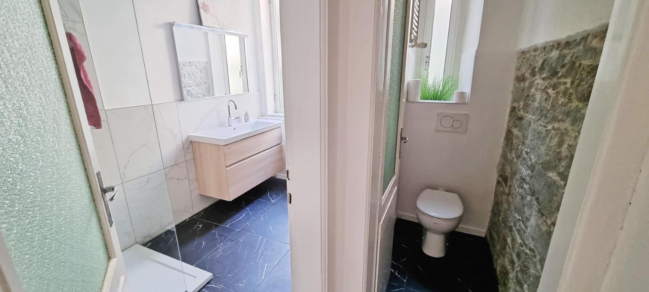 Casa Bianca - 2 Bedroom Design Apartment Trieste Bagian luar foto